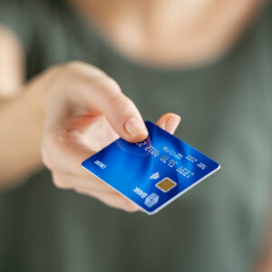 8 credit card habits to avoid