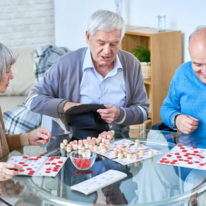 Pros and cons of senior assisted living communities